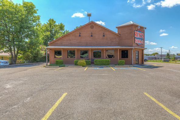 Runts BBQ: 1105 W Cherokee St, Wagoner, OK 74467
